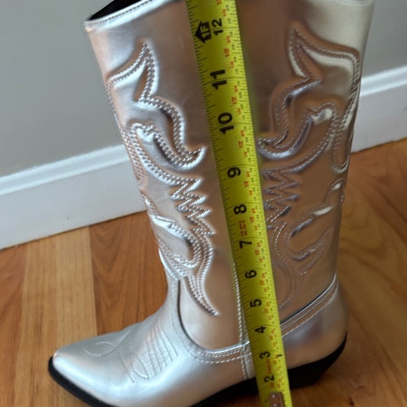 Silver Western-Style Women's Boots - Picture 3 of 4